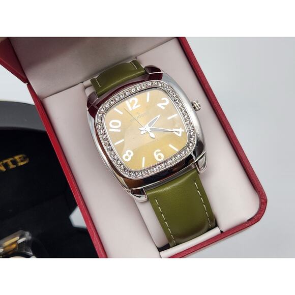 Lots Peugeot, Gossip, Dufonte Women Quartz Analog Watch - NOS - Picture 6 of 11